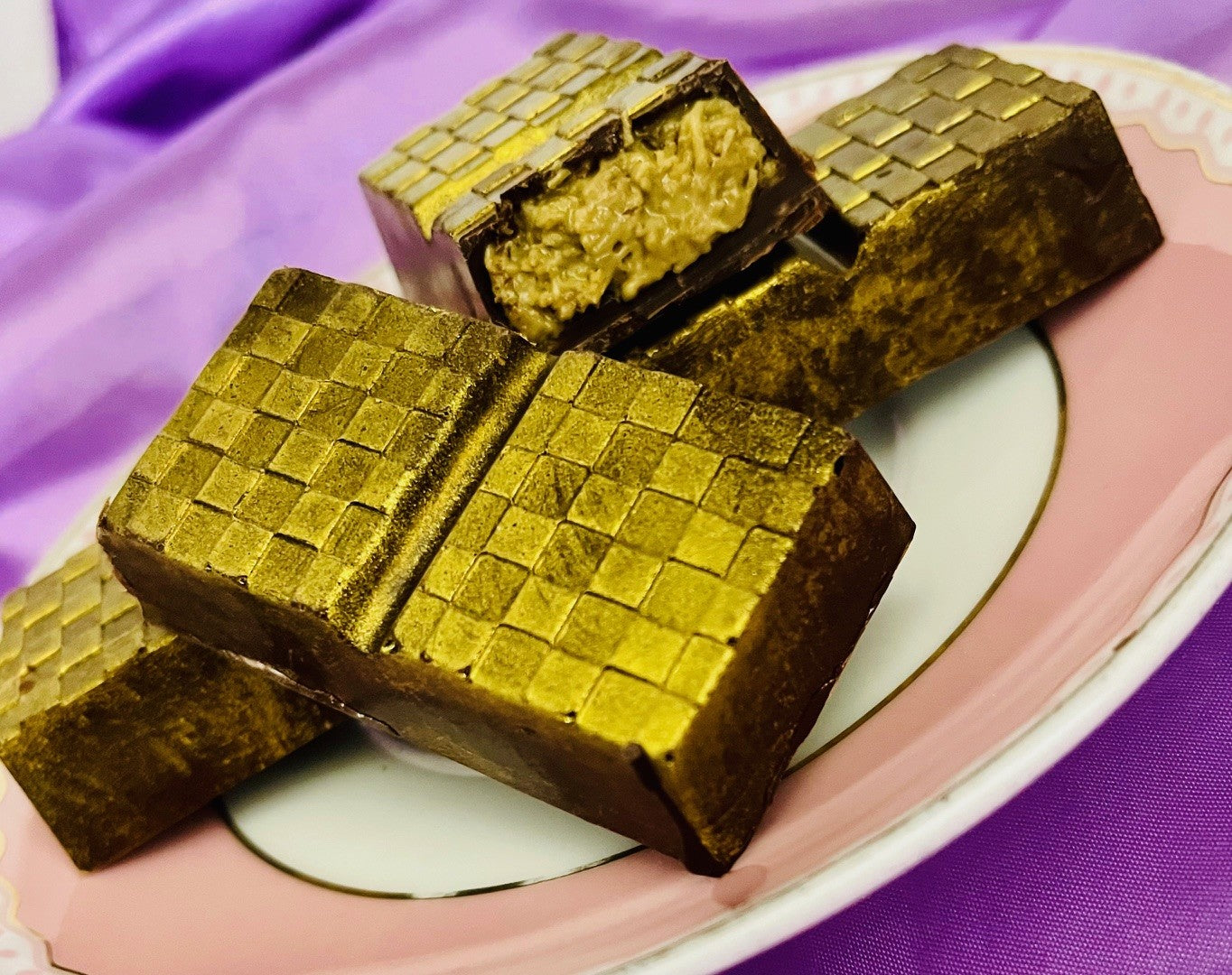 Loaded Chocolate Bar 80g - Dark Pistachio & Kataifi